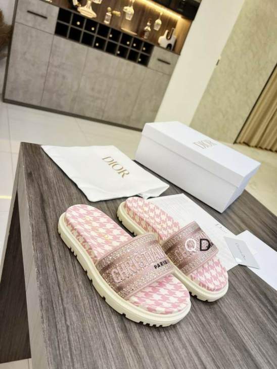 Picture of Dior Slippers _SKUDiorsz35-40GDT01223001
